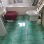 Cozy Room With Queen Bed 温馨双人大房间