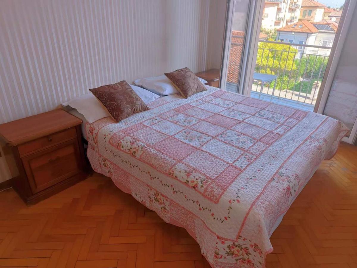 Cozy With Queen Bed 温馨双人大房间 Apartment Mestre